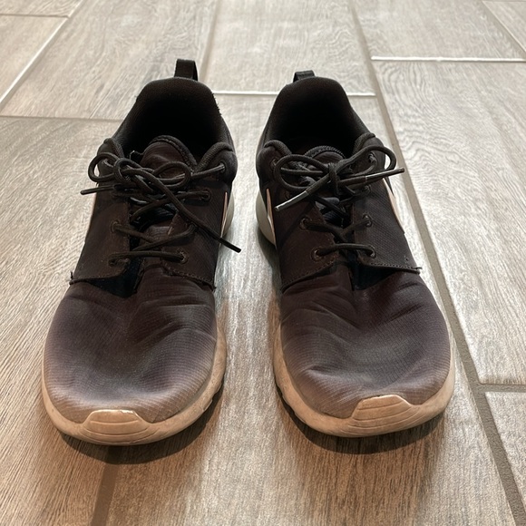 Nike Roshe Run Black and White Ombré - Picture 8 of 12